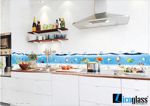 Kính màu ốp bếp hoa văn đẹp